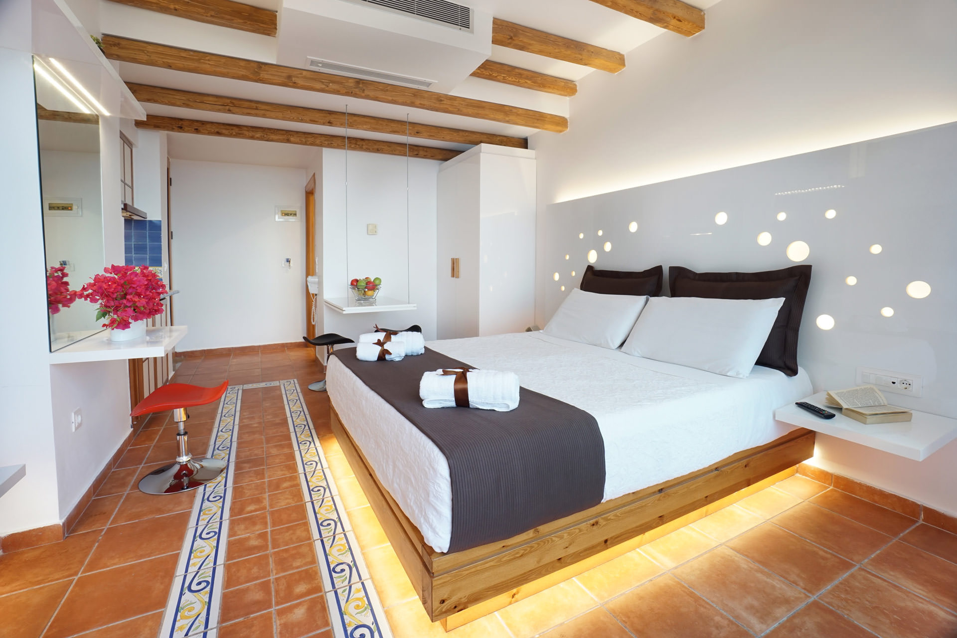 Felix Hotel Ανακαίνιση Ξενοδοχείου στη Κεφαλονιά | Ξενοδοχεία & Τουριστικές Κατοικίες